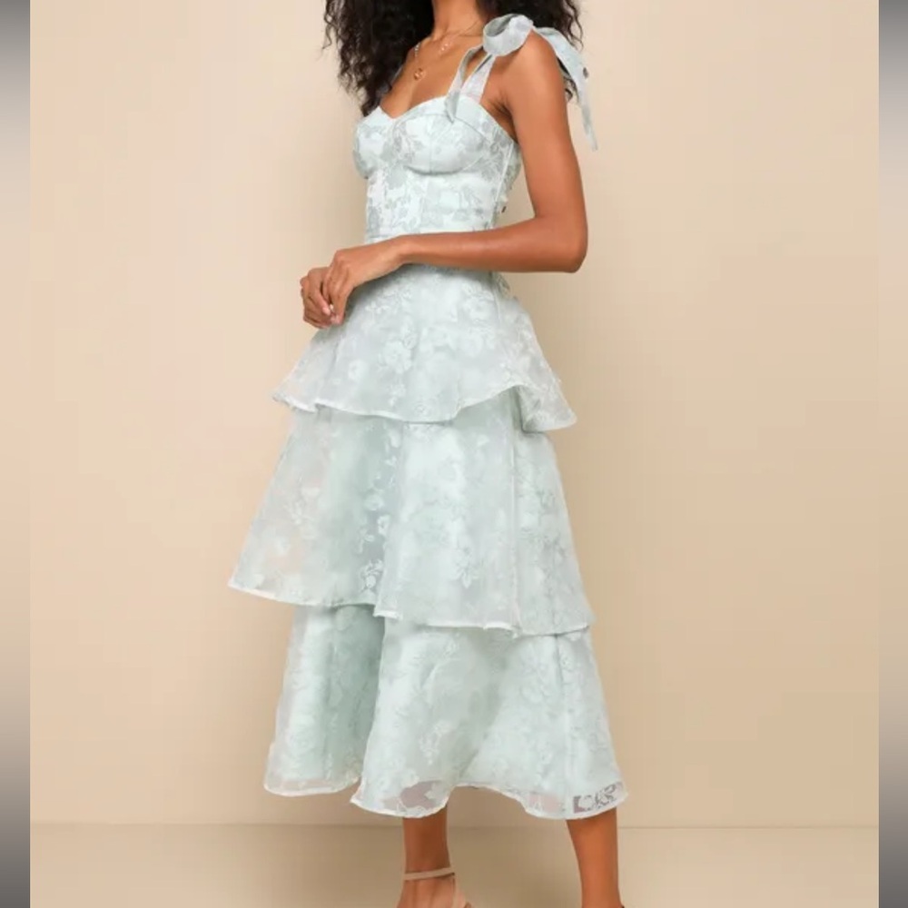 Lulu's Green Floral Midi Dress